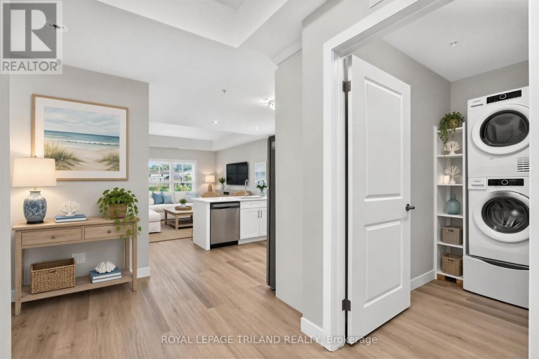 102 - 100 THE PROMENADE, Central Elgin (Port Stanley), Ontario, N5L1C5