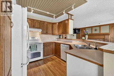 14 Hawkdale Gate NW Calgary Alberta photo 14