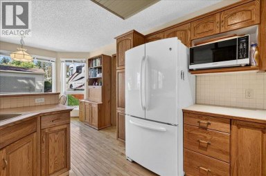 14 Hawkdale Gate NW Calgary Alberta photo 15