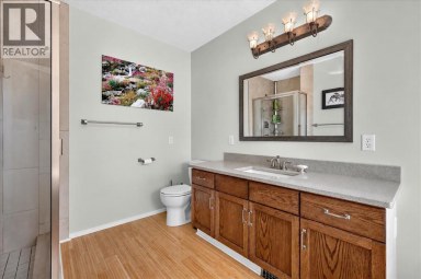 14 Hawkdale Gate NW Calgary Alberta photo 25