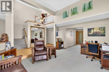 14 Hawkdale Gate NW Calgary Alberta photo 4