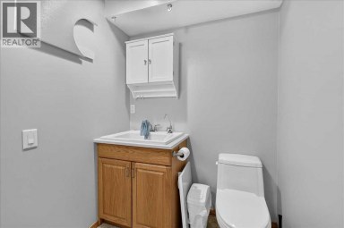 14 Hawkdale Gate NW Calgary Alberta photo 41