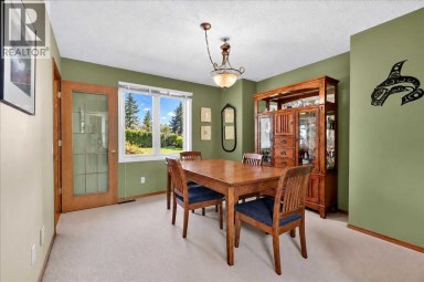 14 Hawkdale Gate NW Calgary Alberta photo 6