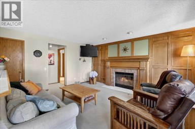 14 Hawkdale Gate NW Calgary Alberta photo 9