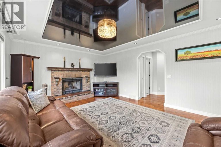 260 Riverside Mews SE, Calgary, Alberta, T2C3Y8