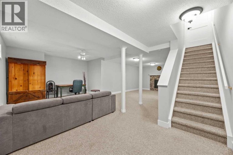 260 Riverside Mews SE, Calgary, Alberta, T2C3Y8