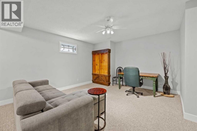 260 Riverside Mews SE, Calgary, Alberta, T2C3Y8