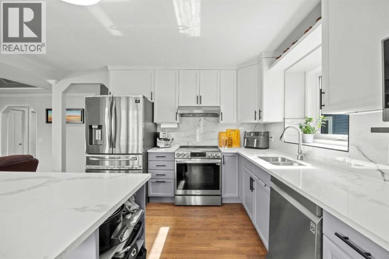 260 Riverside Mews SE, Calgary, Alberta, T2C3Y8