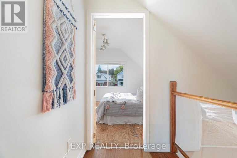 97 PARK ROAD S, Oshawa (Vanier), Ontario, L1J4G7