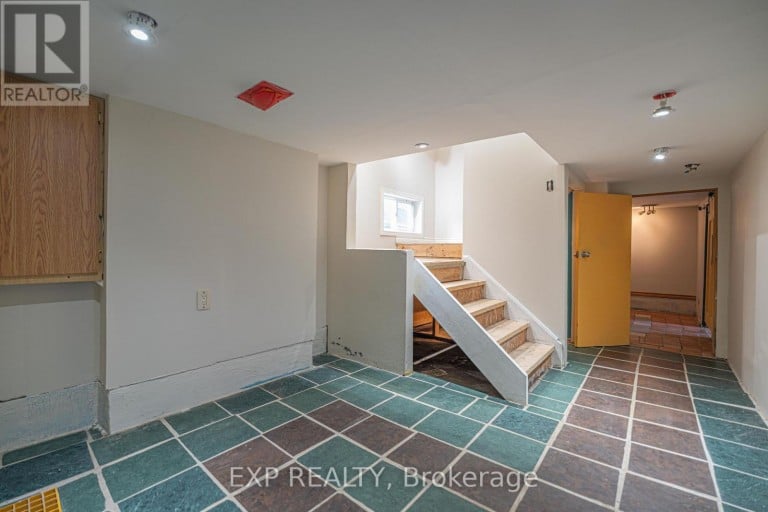 97 PARK ROAD S, Oshawa (Vanier), Ontario, L1J4G7