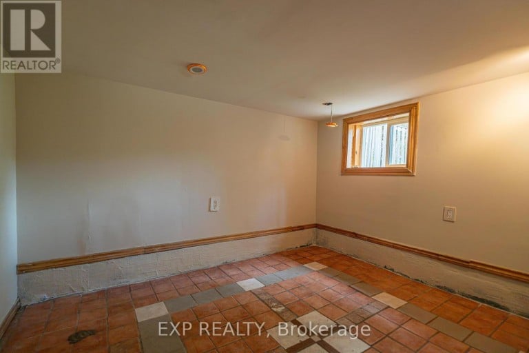 97 PARK ROAD S, Oshawa (Vanier), Ontario, L1J4G7