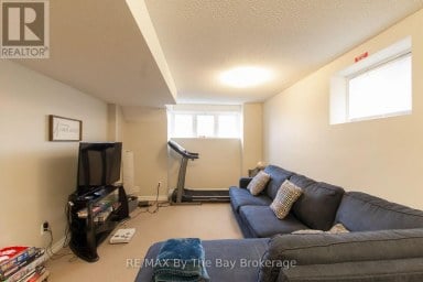48 ROSE VALLEY WAY Wasaga Beach Ontario photo 9