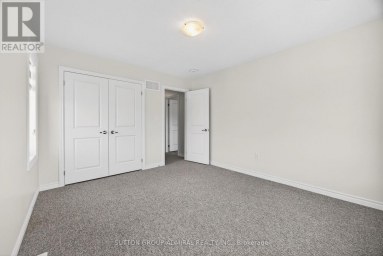 2237 GRAINGER LOOP Innisfil Ontario photo 31