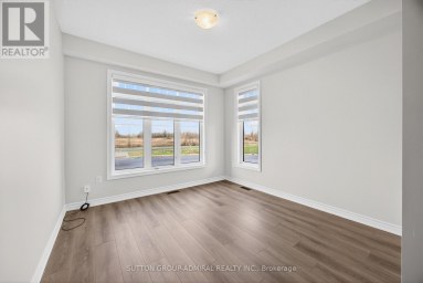 2237 GRAINGER LOOP Innisfil Ontario photo 7