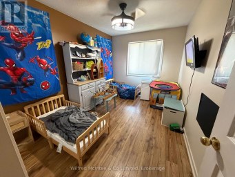2 PARKVIEW COURT Brockton Ontario photo 6