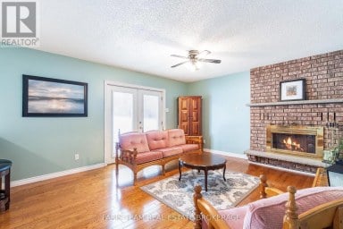 2104 NEWTON STREET Tay Ontario photo 13
