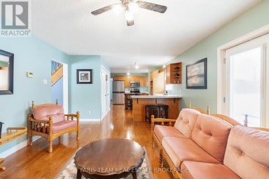 2104 NEWTON STREET Tay Ontario photo 15