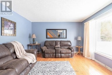 2104 NEWTON STREET Tay Ontario photo 17