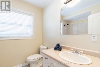 2104 NEWTON STREET Tay Ontario photo 24