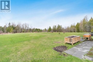2104 NEWTON STREET Tay Ontario photo 32