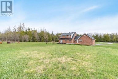 2104 NEWTON STREET Tay Ontario photo 35