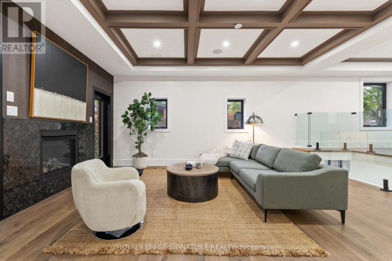 29 BLAKETON ROAD, Toronto (Islington-City Centre West), Ontario, M9B4W4