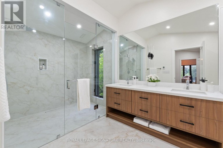 29 BLAKETON ROAD, Toronto (Islington-City Centre West), Ontario, M9B4W4