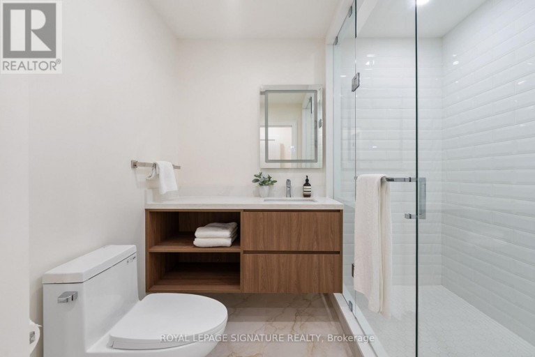 29 BLAKETON ROAD, Toronto (Islington-City Centre West), Ontario, M9B4W4