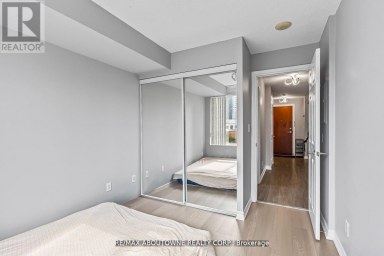 401 - 310 BURNHAMTHORPE ROAD W Mississauga (City Centre) Ontario photo 18