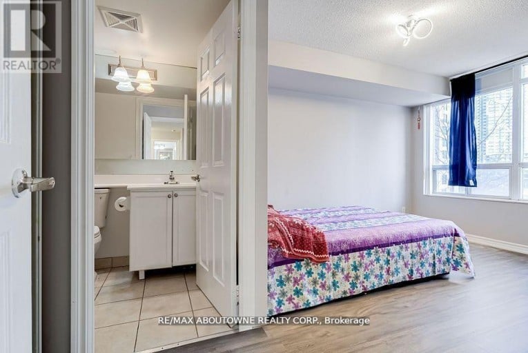 401 - 310 BURNHAMTHORPE ROAD W, Mississauga (City Centre), Ontario, L5B4P9