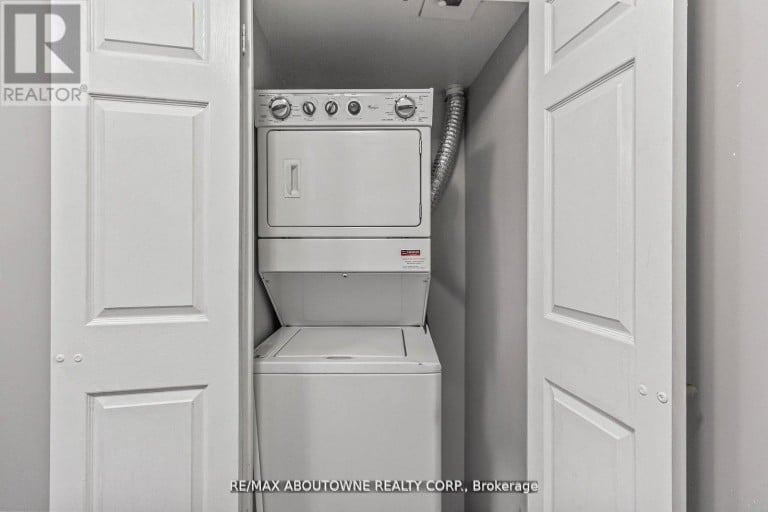 401 - 310 BURNHAMTHORPE ROAD W, Mississauga (City Centre), Ontario, L5B4P9
