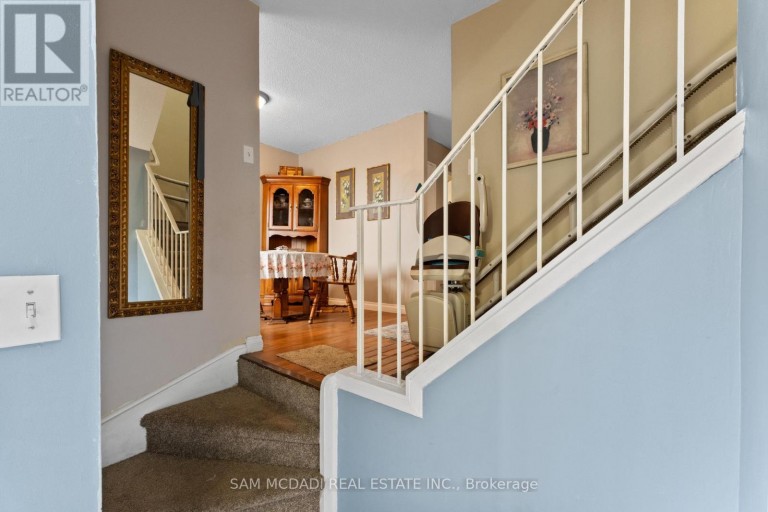164 - 2170 BROMSGROVE ROAD, Mississauga (Clarkson), Ontario, L5J4J2