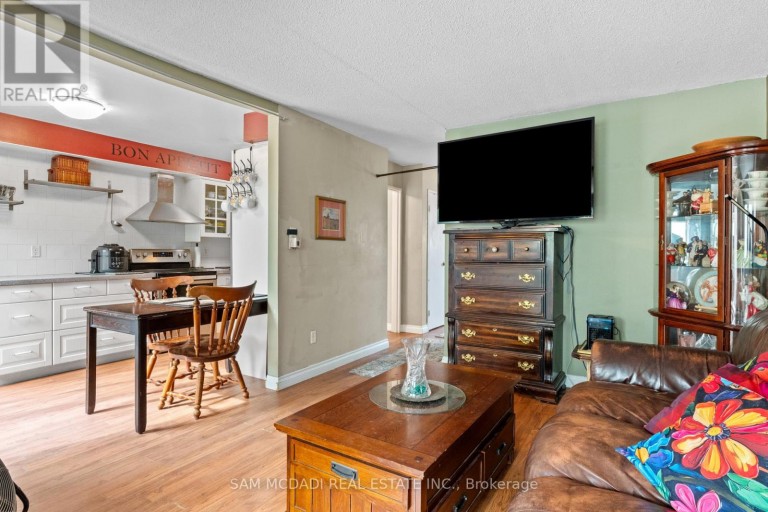 164 - 2170 BROMSGROVE ROAD, Mississauga (Clarkson), Ontario, L5J4J2