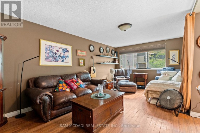 164 - 2170 BROMSGROVE ROAD, Mississauga (Clarkson), Ontario, L5J4J2