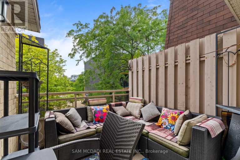 164 - 2170 BROMSGROVE ROAD, Mississauga (Clarkson), Ontario, L5J4J2
