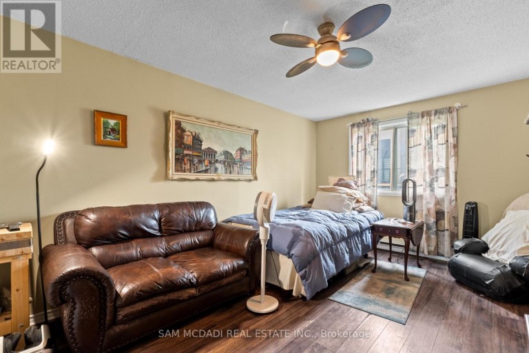 164 - 2170 BROMSGROVE ROAD, Mississauga (Clarkson), Ontario, L5J4J2