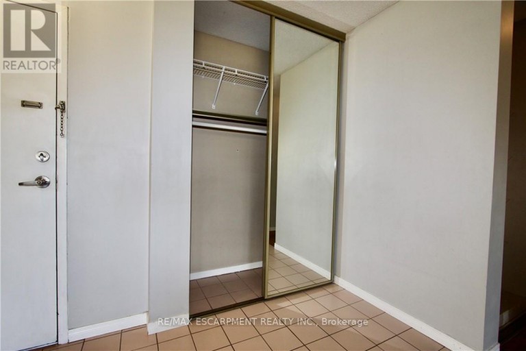 802 - 1964 MAIN STREET W, Hamilton (Ainslie Wood), Ontario, L8S1J5