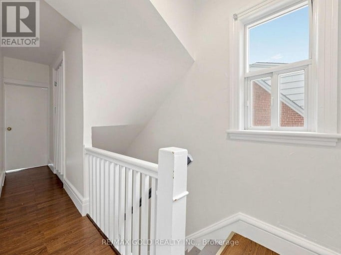 746 KING STREET W, Hamilton (Westdale), Ontario, L8S1J8