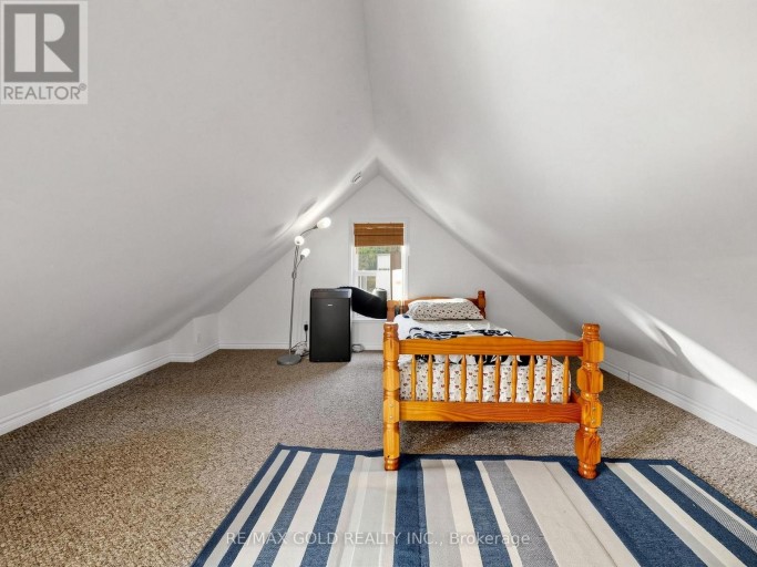 746 KING STREET W, Hamilton (Westdale), Ontario, L8S1J8
