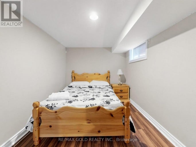 746 KING STREET W, Hamilton (Westdale), Ontario, L8S1J8