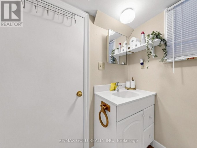 746 KING STREET W, Hamilton (Westdale), Ontario, L8S1J8