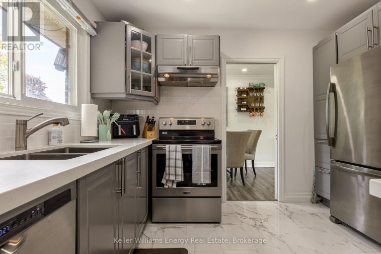 405 BERNHARD CRESCENT, Oshawa (O'Neill), Ontario, L1G2B7