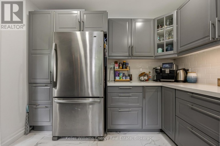 405 BERNHARD CRESCENT, Oshawa (O'Neill), Ontario, L1G2B7
