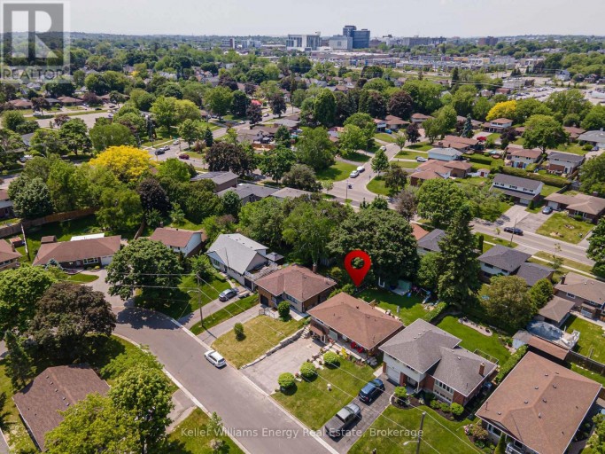 405 BERNHARD CRESCENT, Oshawa (O'Neill), Ontario, L1G2B7