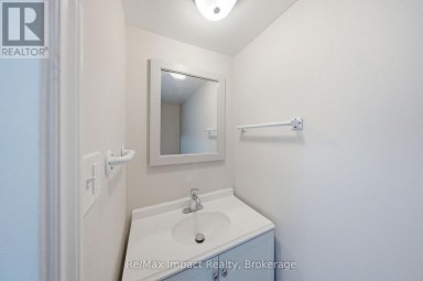 7 UNIVERSITY AVENUE E Cobourg Ontario photo 4