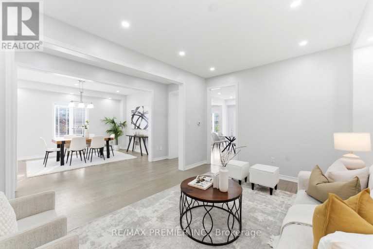 122 MCKENZIE WAY, Bradford West Gwillimbury (Bradford), Ontario, L3Z4J4