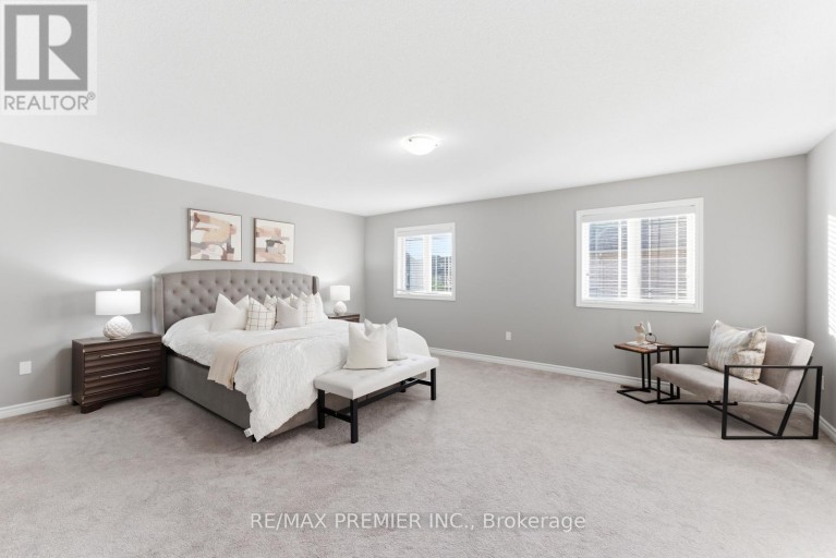 122 MCKENZIE WAY, Bradford West Gwillimbury (Bradford), Ontario, L3Z4J4