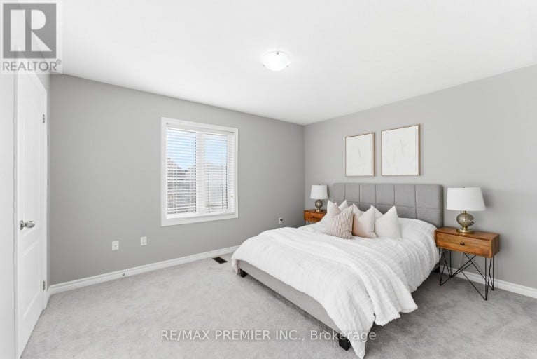 122 MCKENZIE WAY, Bradford West Gwillimbury (Bradford), Ontario, L3Z4J4