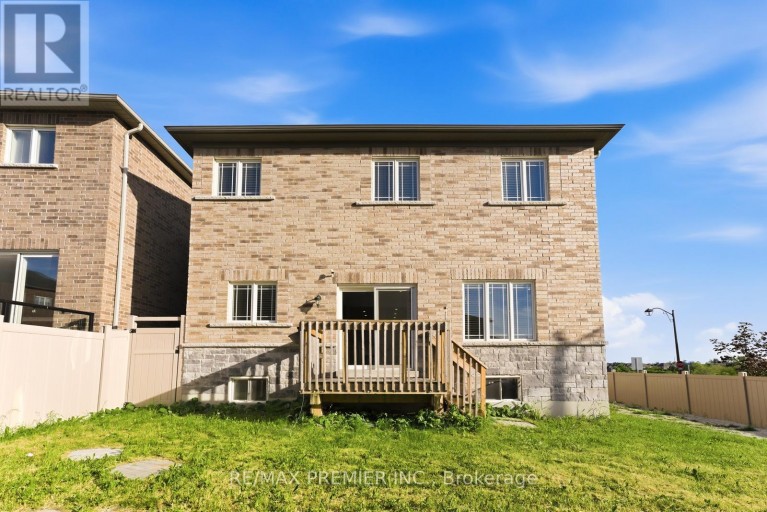122 MCKENZIE WAY, Bradford West Gwillimbury (Bradford), Ontario, L3Z4J4