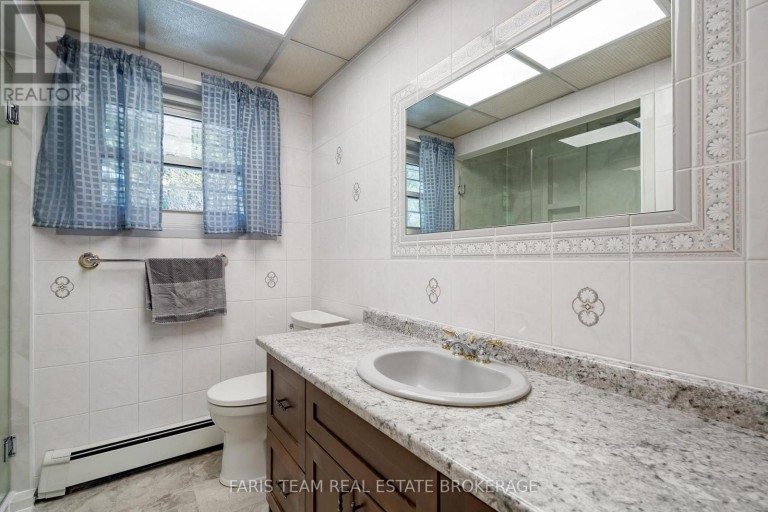 51 DAVIES CRESCENT, Barrie (Grove East), Ontario, L4M2M4